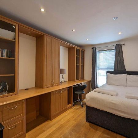 Kirkwood Drive Villa Durham Eksteriør billede