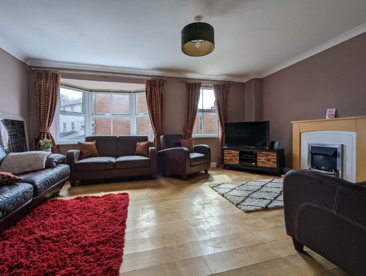 Kirkwood Drive Villa Durham Eksteriør billede