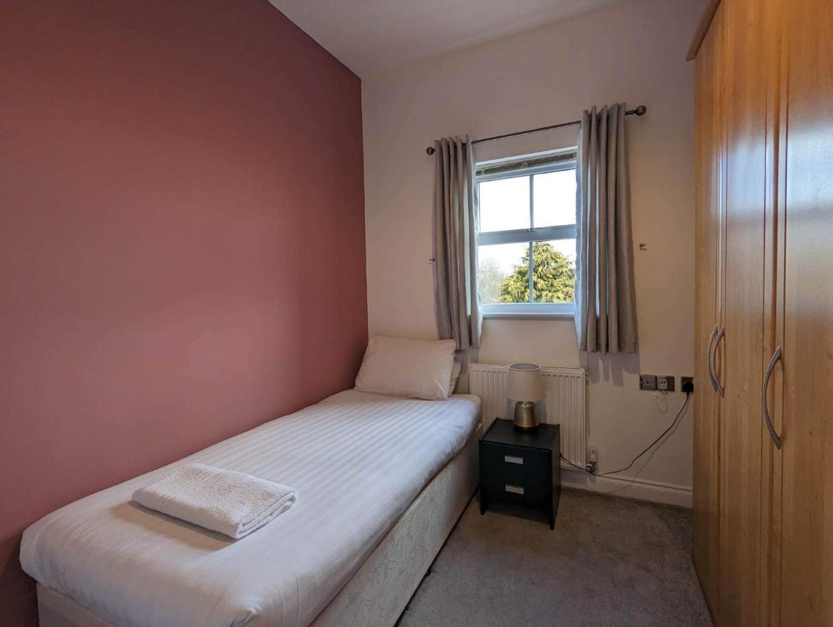 Kirkwood Drive Villa Durham Eksteriør billede